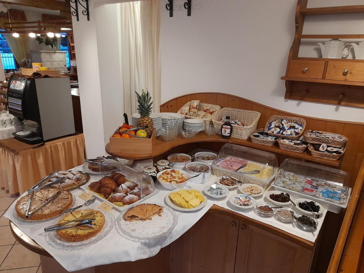 Hotel Garni B&B Maffei Pinzolo Dış mekan fotoğraf